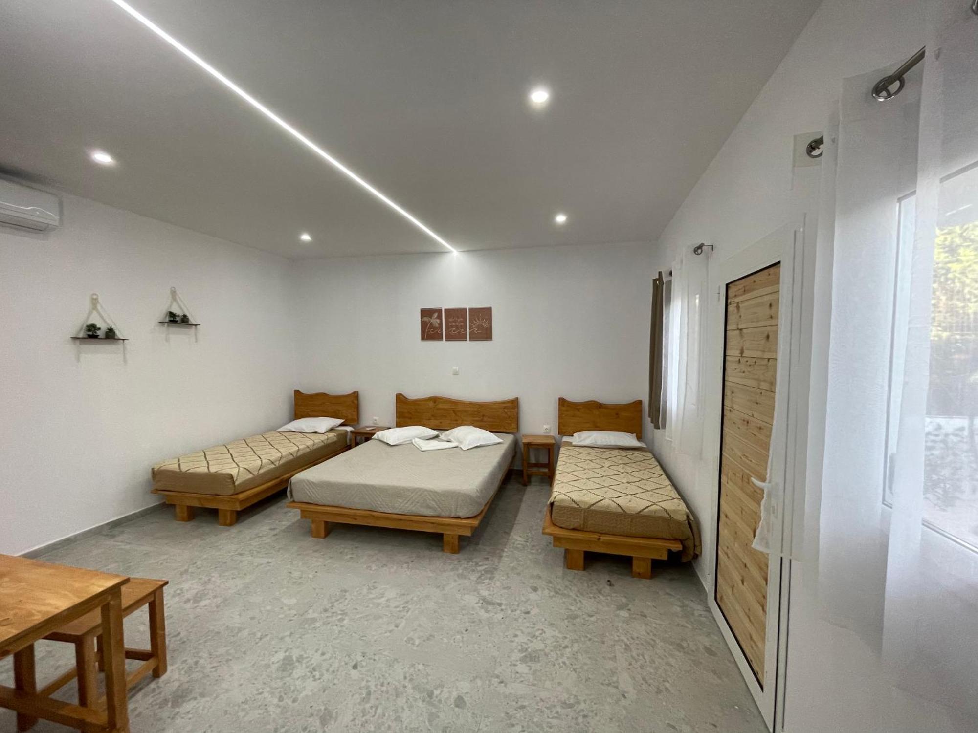 Little 2 * Himara